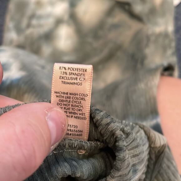 Willow & Root Tie-Dye mock neck tank top size medium color green - Picture 8 of 8